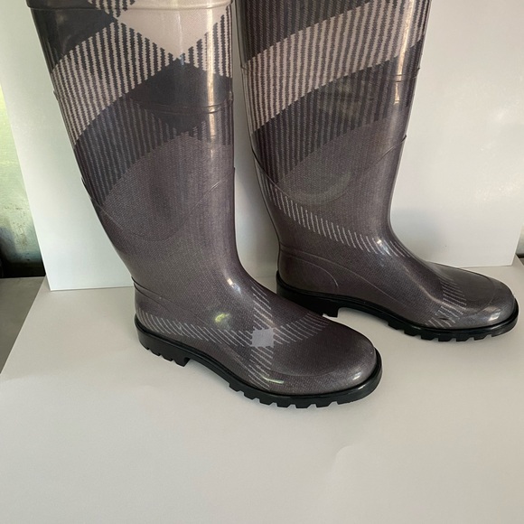 Burberry nova check women rain boots Sz 37 us 6.5 - Picture 3 of 8